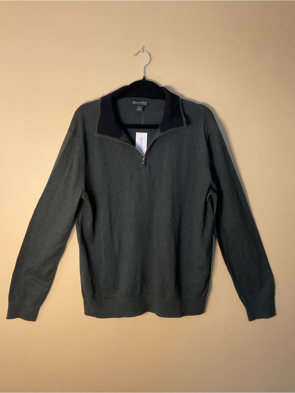 Banana Republic Men's Quarter-Zip Sweater in Dark Green with Black Collar